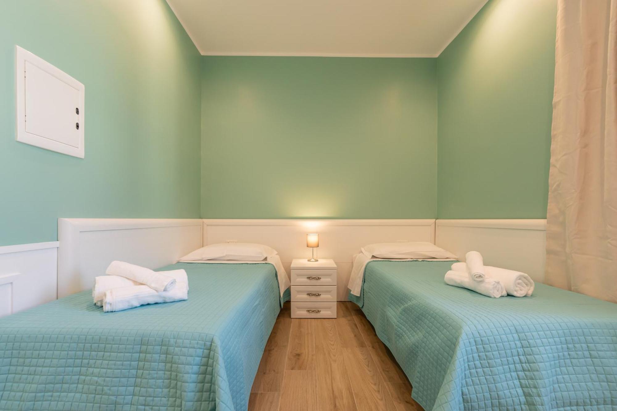 نابولي Daca Luxury Rooms المظهر الخارجي الصورة